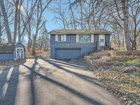 15243 Boulder Creek Dr, Minnetonka, MN 55345