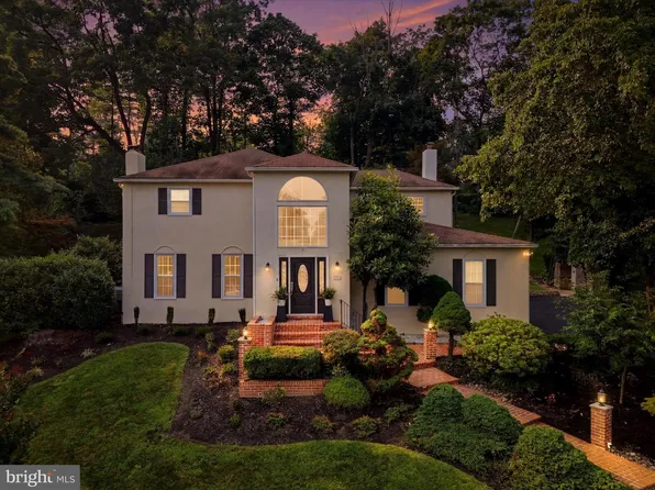 637 Heather Ln, Bryn Mawr, PA 19010