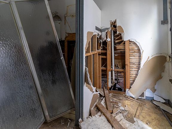 15th image of 2825 W State STREET