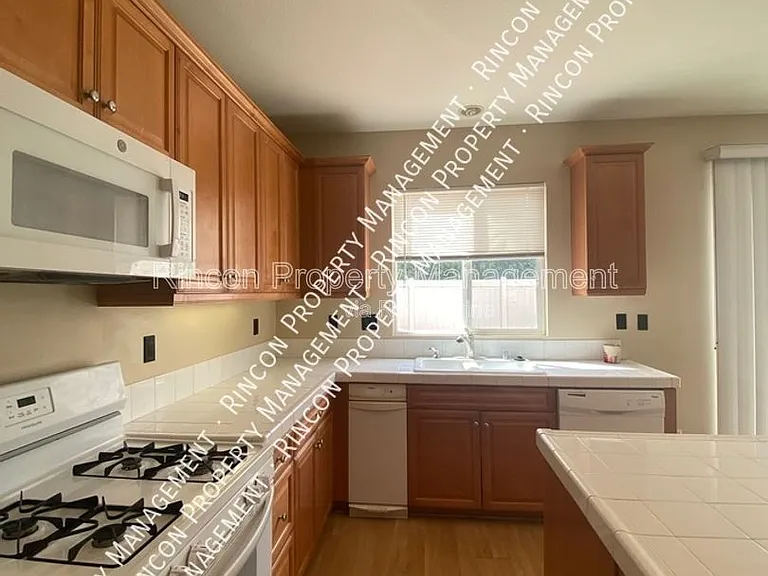 2922 Dunkirk Dr — Photo 8