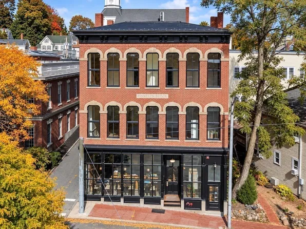 4 Feeley Ter #4, Amesbury, MA 01913