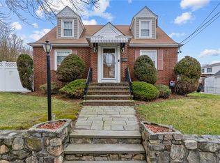 29 Ryder Ave, Cranston, RI 02920