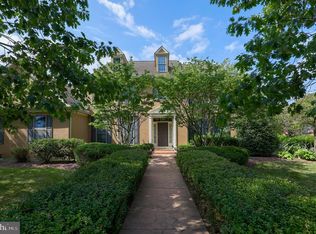 2195 Lois Ln, Lancaster, PA 17601