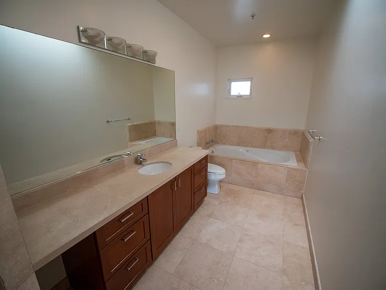 1070 Capp St #3 — Photo 9