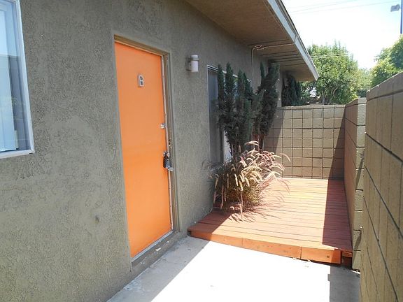 2nd image of 1511 N Hollywood Way APT B