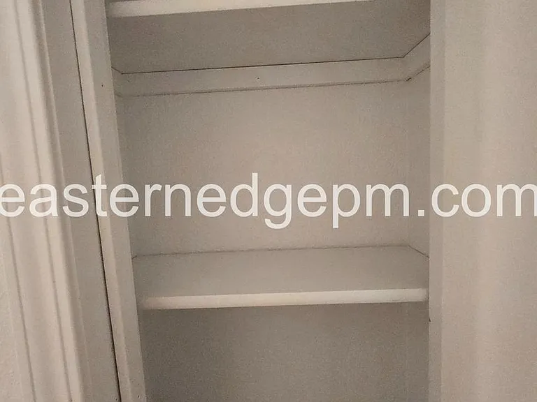 98 NW 10th St — Photo 72