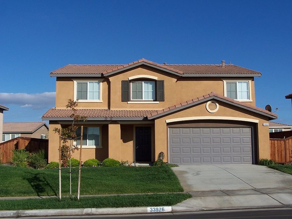 Beautiful 2 Story Home
