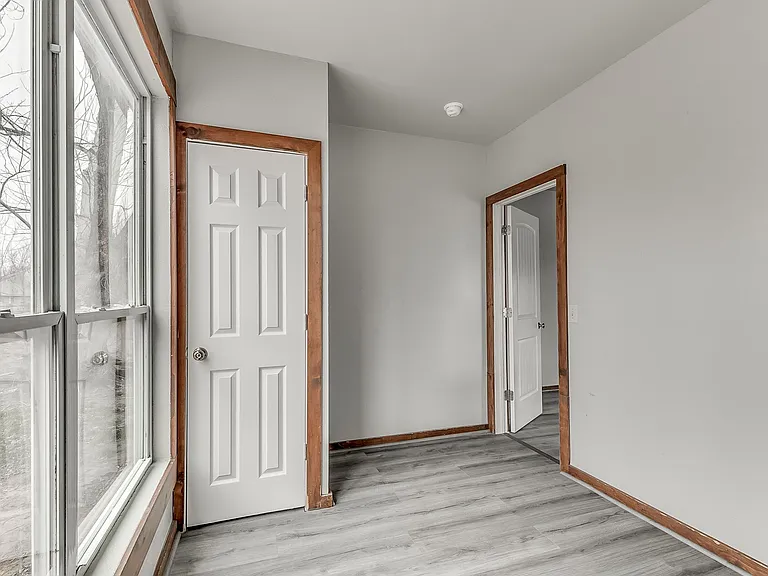 118 S Miles Ave — Photo 12