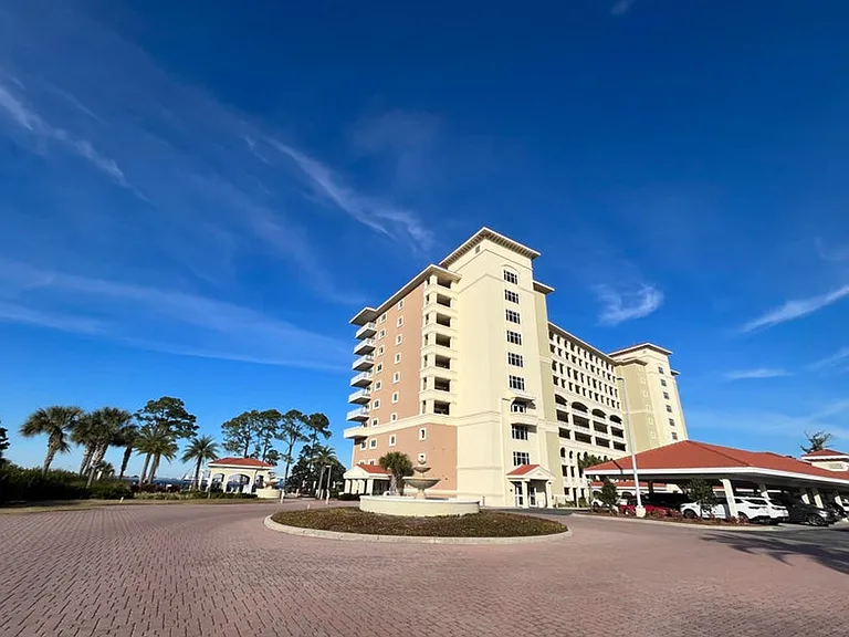 2400 Grandiflora Blvd #606 — Photo 9
