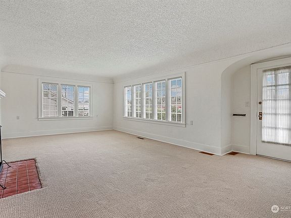 2nd image of 5614 S Sheridan Avenue
