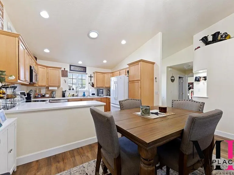 1331 NE Brenda Dr — Photo 8