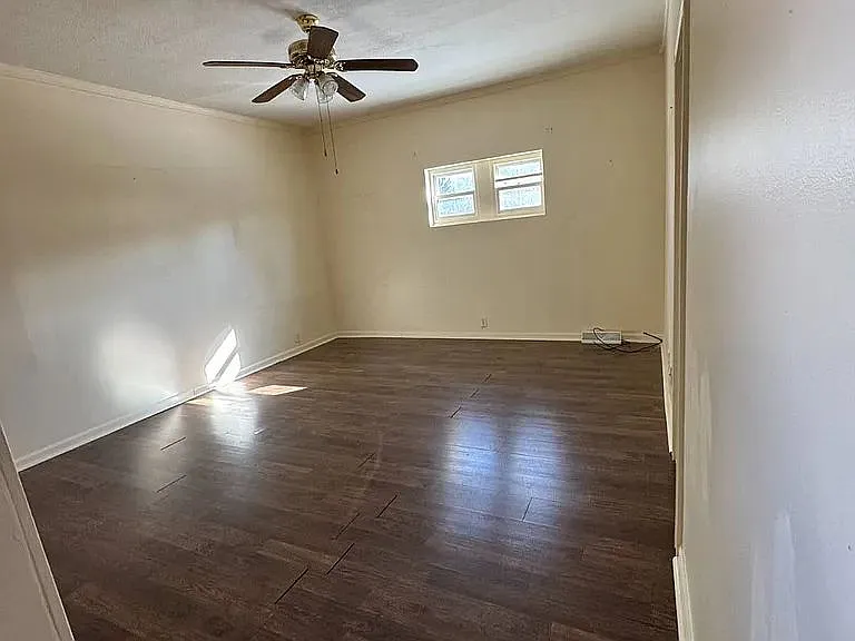 208 1/2 E Cherry St #1 — Photo 7