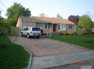 101 Sherman St, Brentwood, NY 11717