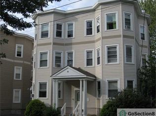 16 Charles St, Chicopee, MA 01020