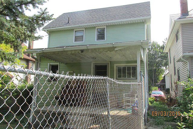 2nd image of 320 Hammond Ave