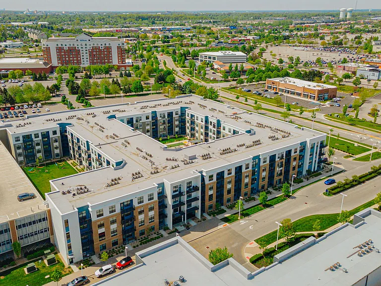 The Pointe at Polaris — Photo 64