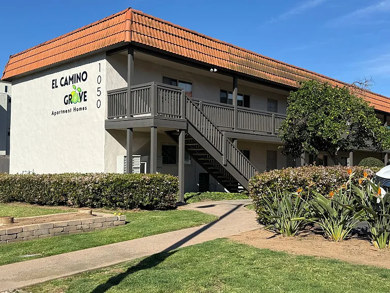 El Camino Grove Apartment Homes — Photo 15