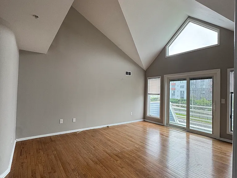 53 Dunbar Ave #3 — Photo 21