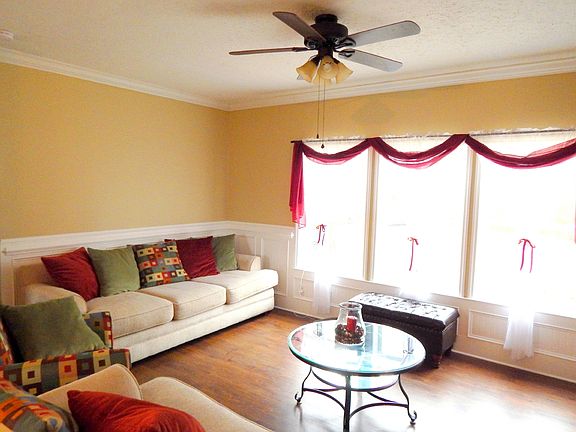 2nd image of 121 Vermilion Dr