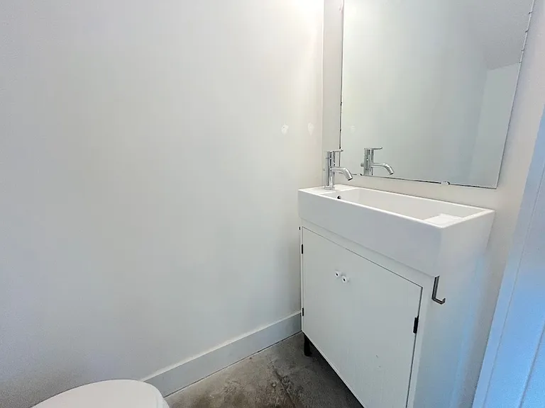 1212 E Broad St — Photo 8
