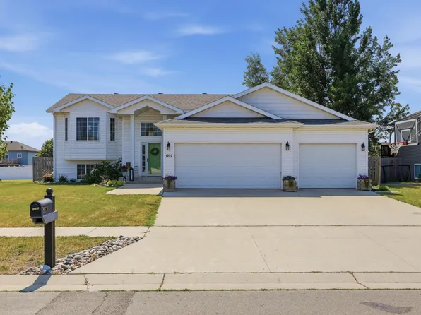 1227 38th Ave S, Moorhead, MN 56560