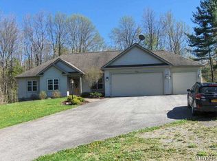 210 Bills Rd, Walworth, NY 14568