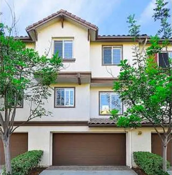2 car garage with driveway