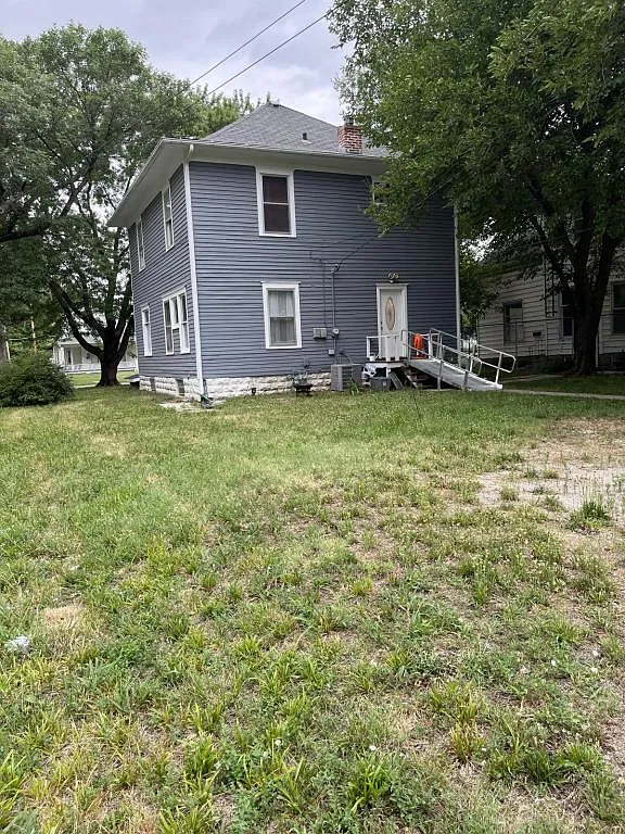 1020 Constitution — Photo 3