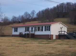 219 Easy St, Cedar Bluff, VA 24609