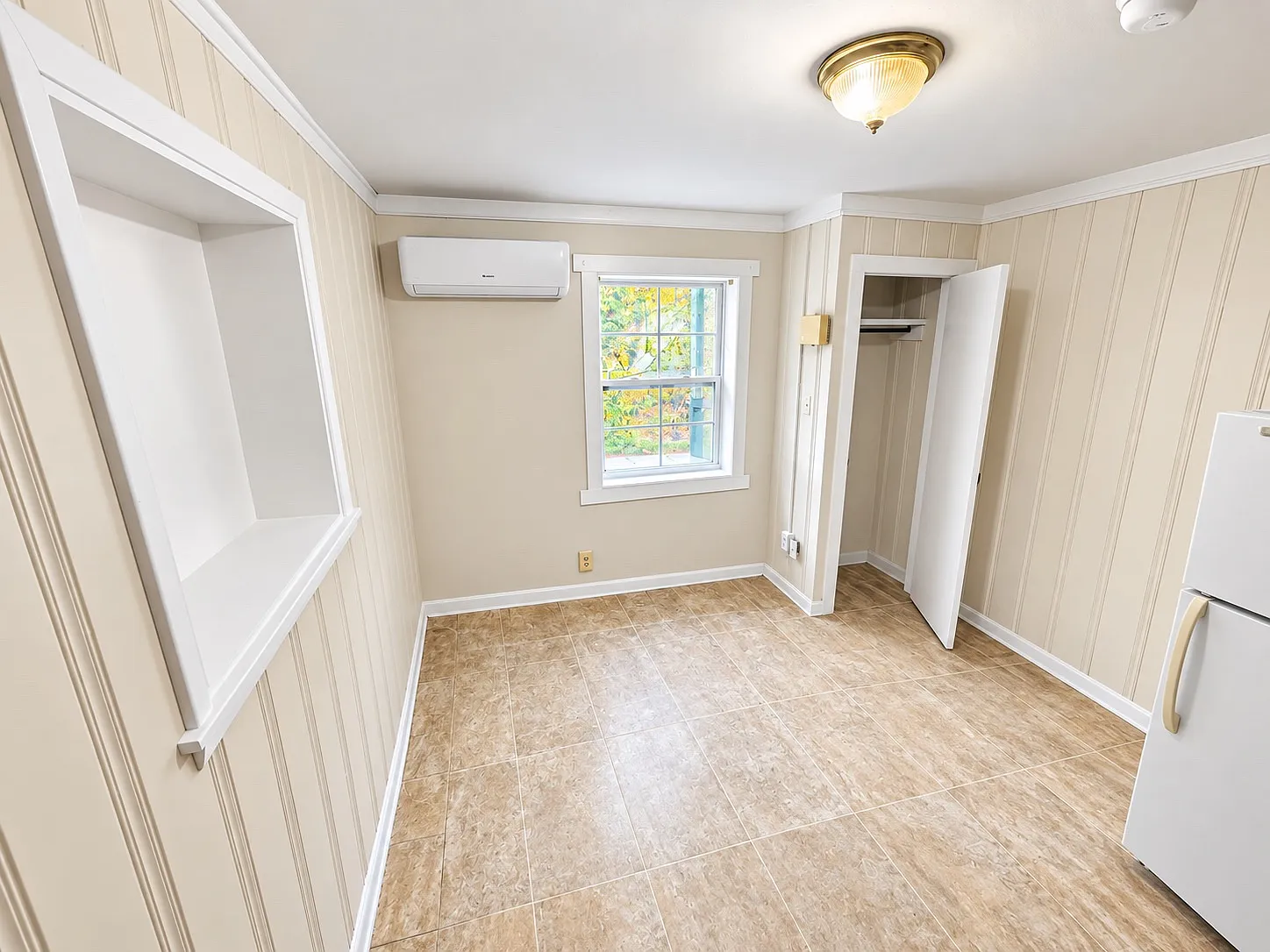 Studio, 124 sqft, $650 — Photo 2
