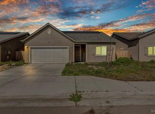 13740 Larkspur Way, Armona, CA 93202