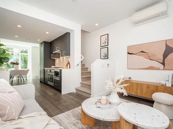 533 W 29th Ave, Vancouver, BC V5Z 2H8