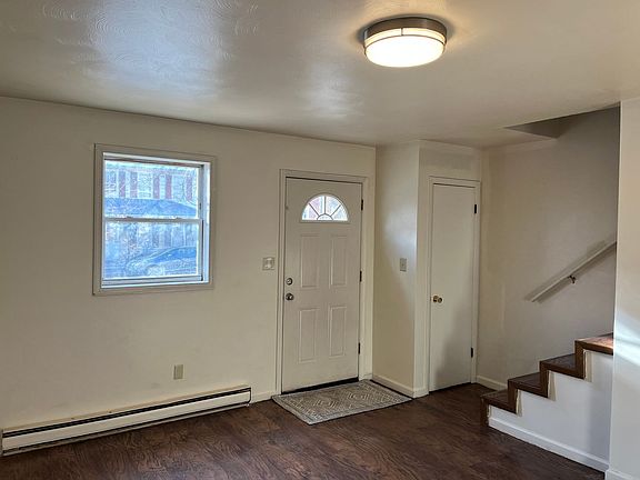3rd image of 110 Hanover St Unit D