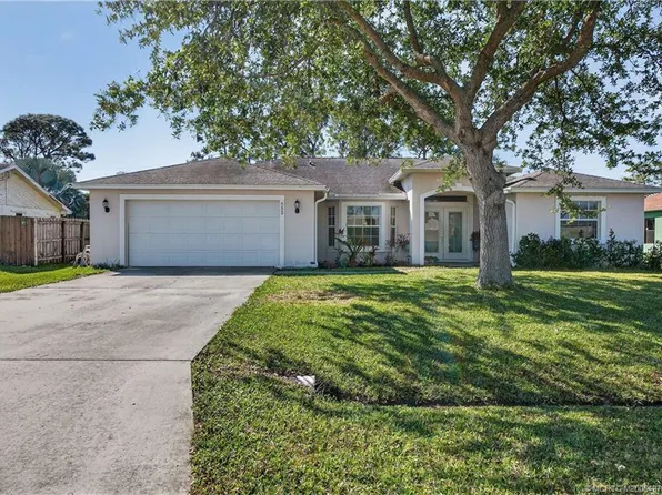 532 SE Ron Rico Ter, Port Saint Lucie, FL 34983