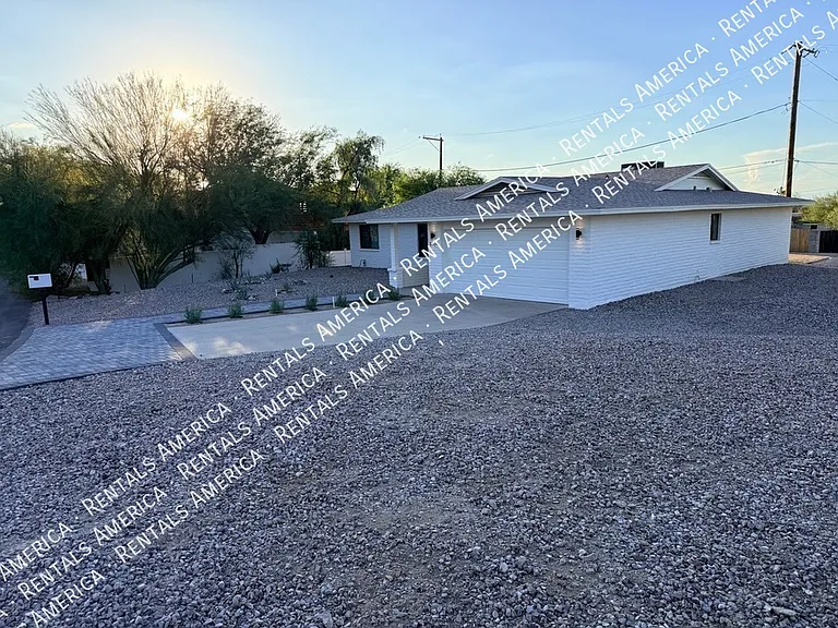 1704 E Pickrell Dr — Photo 5