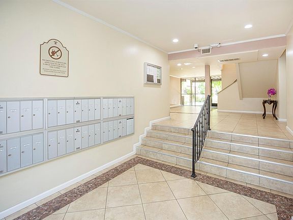 4th image of 5400 Newcastle Ave APT 14