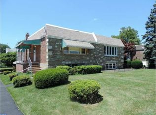 2018 Tomlinson Rd, Philadelphia, PA 19116