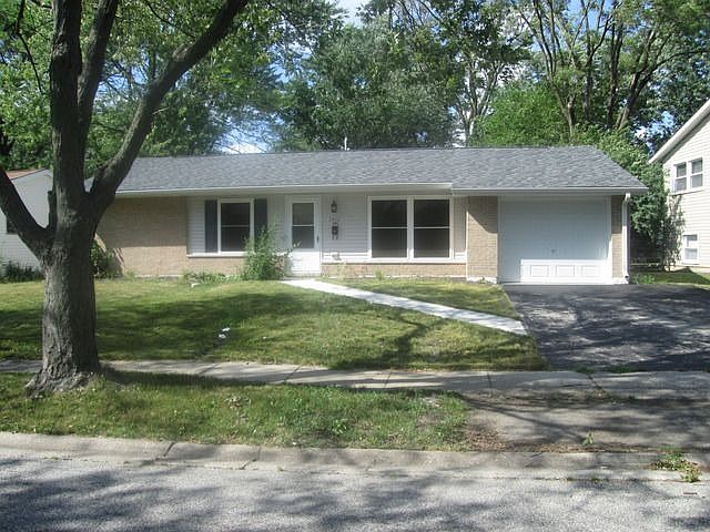 2nd image of 2802 Knollwood Pl