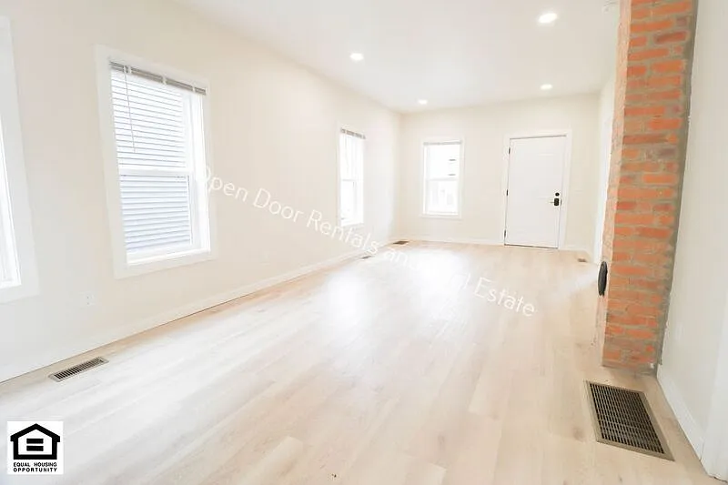 3 bed, 1.0 bath, 1176 sqft, $1,500 — Photo 4
