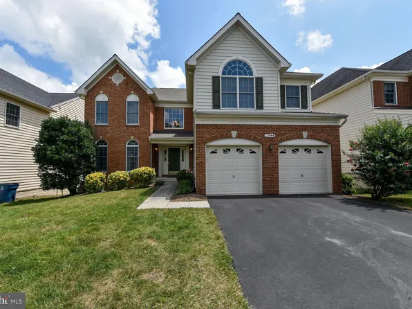 25944 Donovan Dr, Chantilly, VA 20152