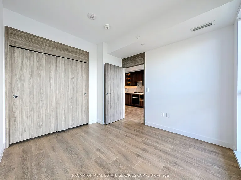 75 Billes Hts #1503 — Photo 12