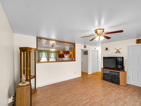 3rd image of 628 Oxbow Rd