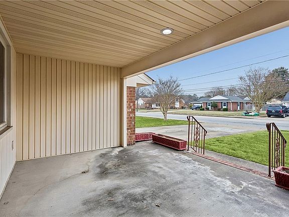 4th image of 77 Tide Mill Ln