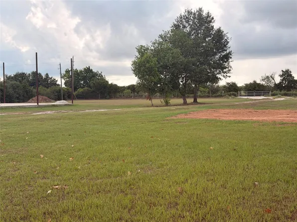 35143 Cattle Creek Rd, Hempstead, TX 77445