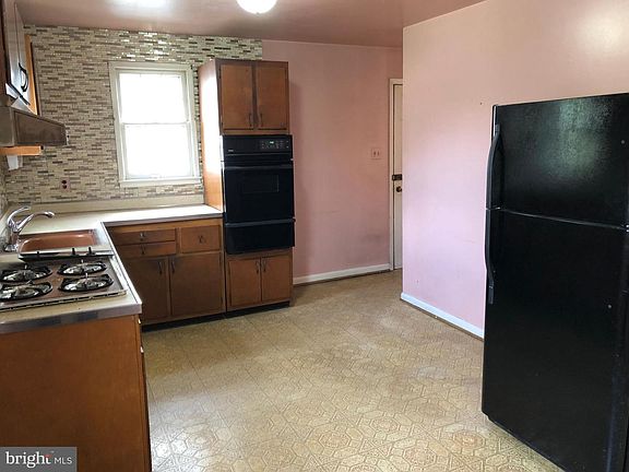 4th image of 2830 Douglass Ave