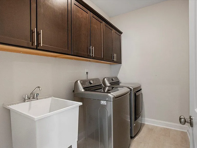 1829 Knights Crest Way — Photo 35