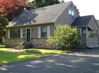 26 Carroll Dr, Westfield, MA 01085