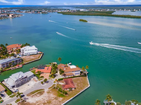 983 Sundrop Ct, Marco Island, FL 34145