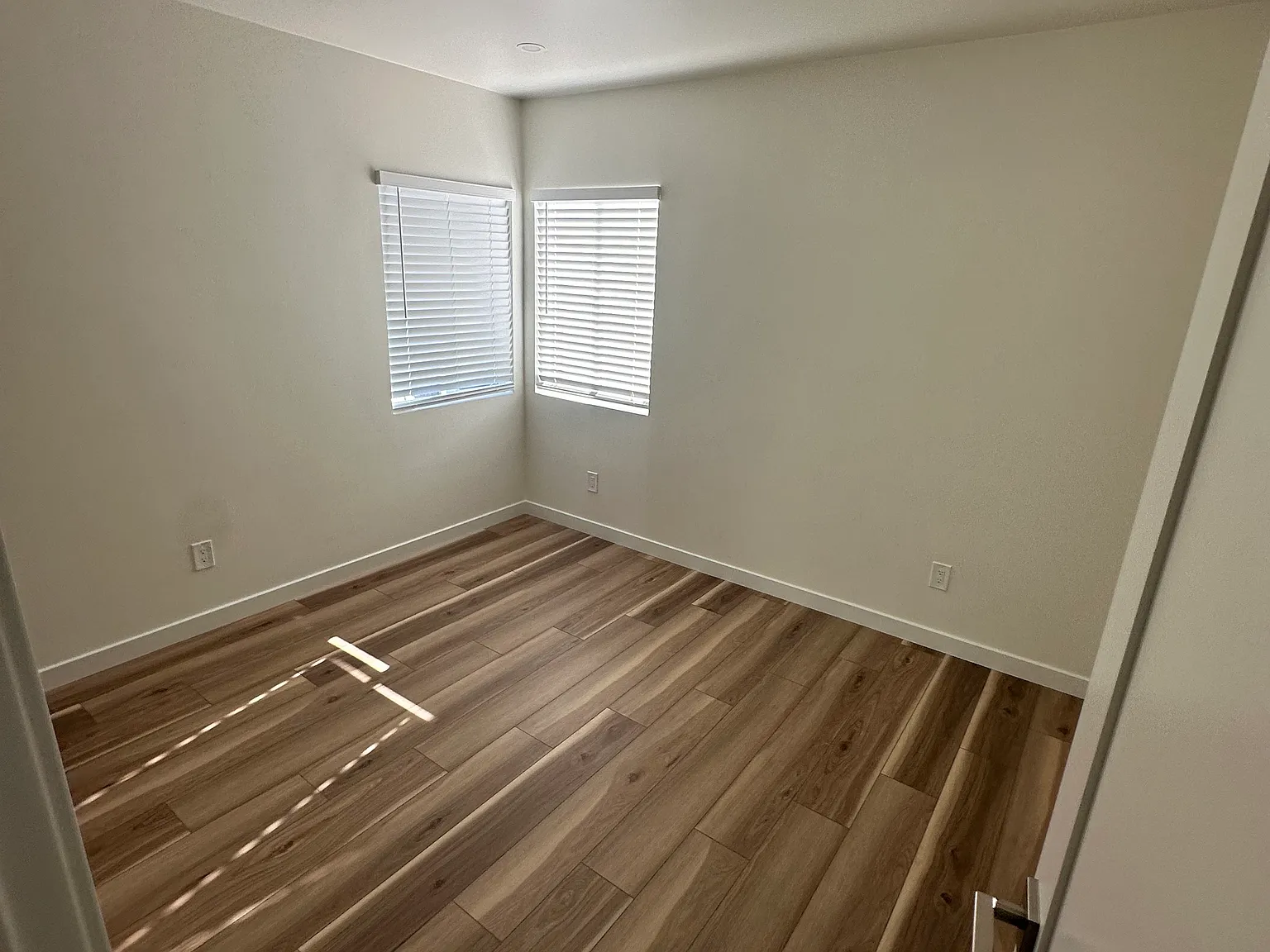 4 bed, 1170 sqft, $3,900 — Photo 4