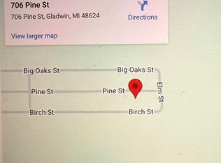 706 Pine St, Gladwin, MI 48624